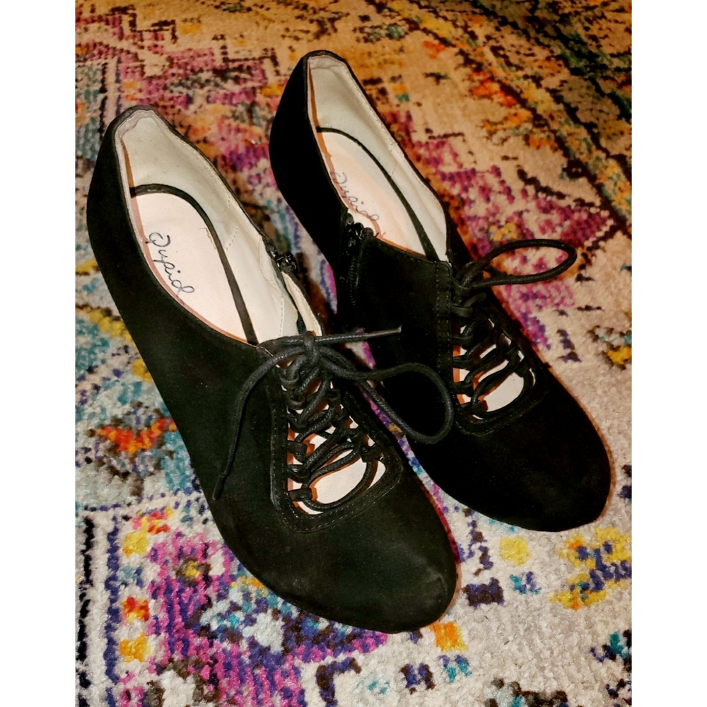 QUPID Lace-Up, side zipper, faux suede bootie heels 👠